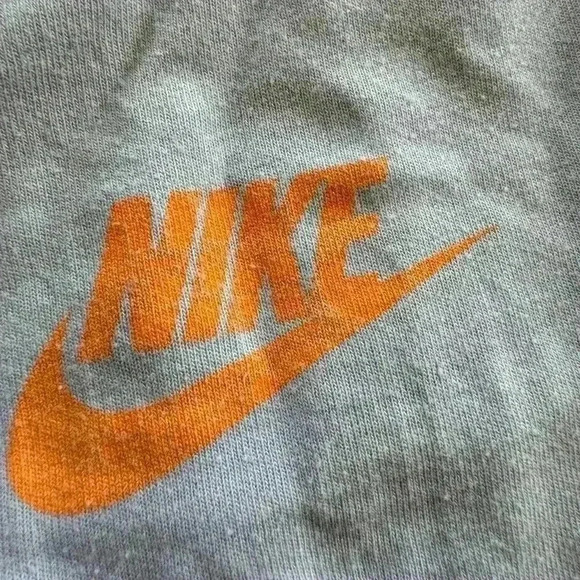 Women’s Nike Tee size M - Picture 3 of 4